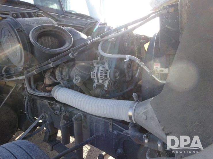 2016-freightliner-coronado-day-cab-glider-truck-(pz13983,-unit-716)-image-76