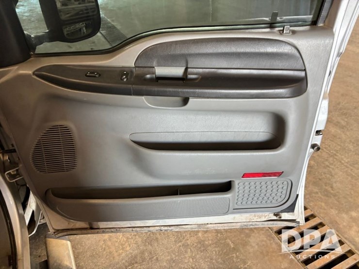 2006-ford-f350-xlt-image-59