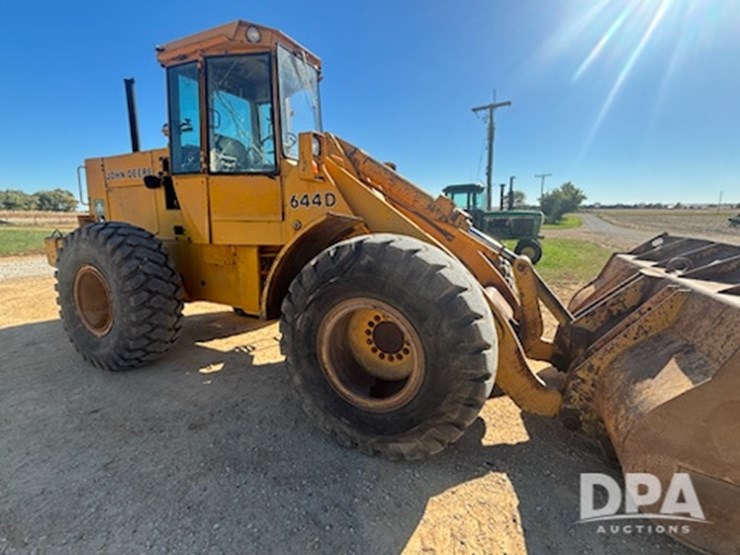 deere-644d-image-1