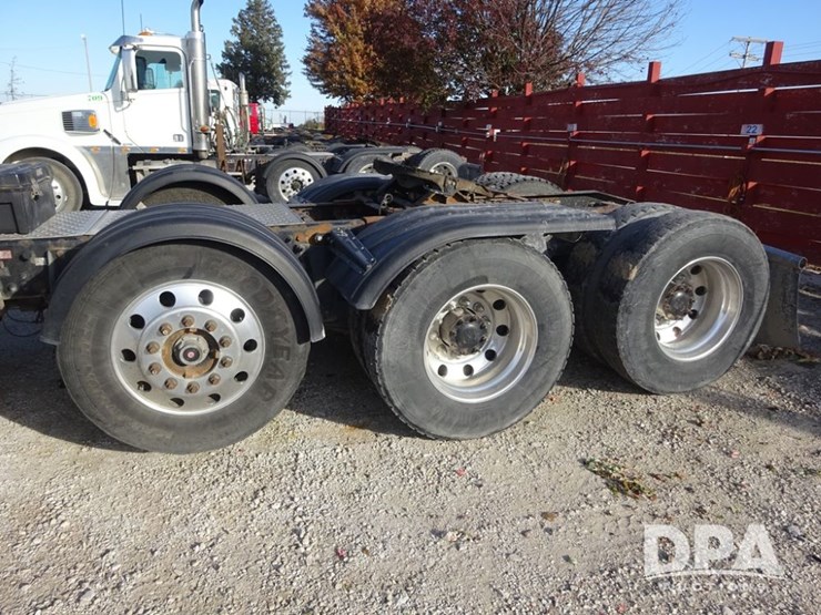 2016-freightliner-coronado-day-cab-glider-truck-(pz13982,-unit-720)-image-48