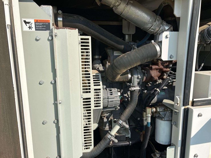 2014-multiquip-whisperwatt-40kw-three-phase-diesel-generator-image-8