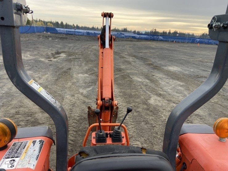 2010-kubota-l3200-image-17