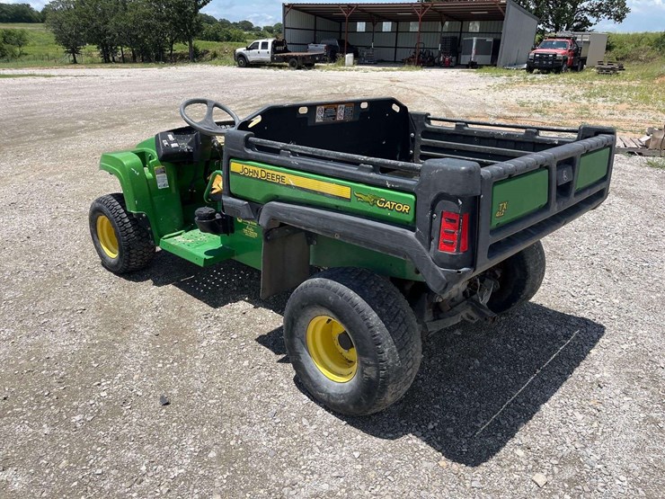 2010-john-deere-gator-image-2