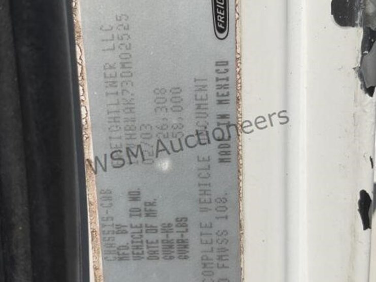 2003-freightliner-fl80-image-18