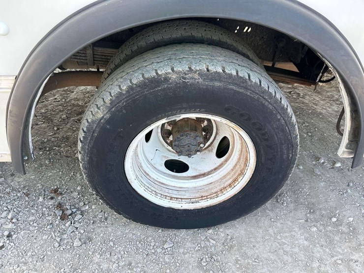 2015-ford-e350-image-30