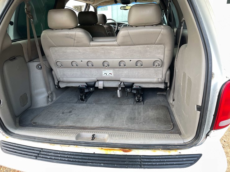 1999-chrysler-town-&-country-image-66