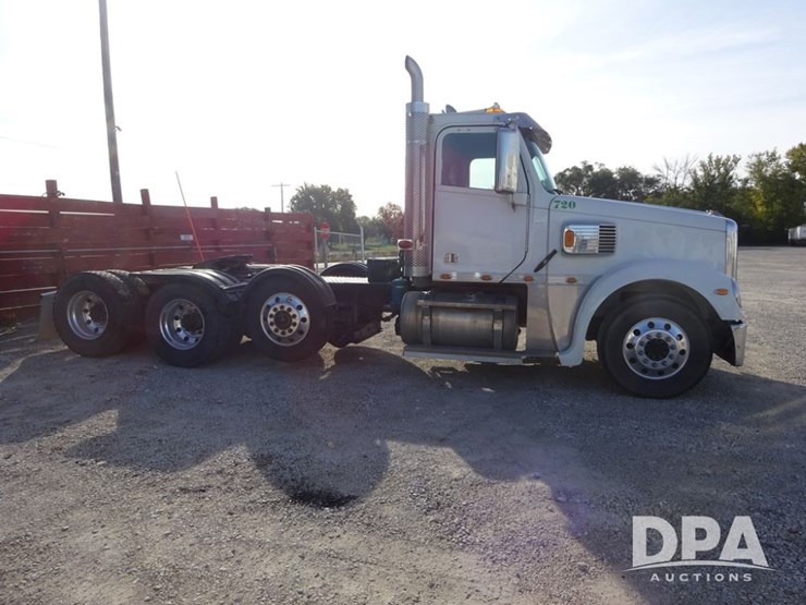 2016-freightliner-coronado-day-cab-glider-truck-(pz13982,-unit-720)-image-14