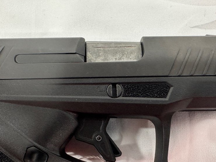 #2025-00065-•-taurus-gx4-pistol-image-51