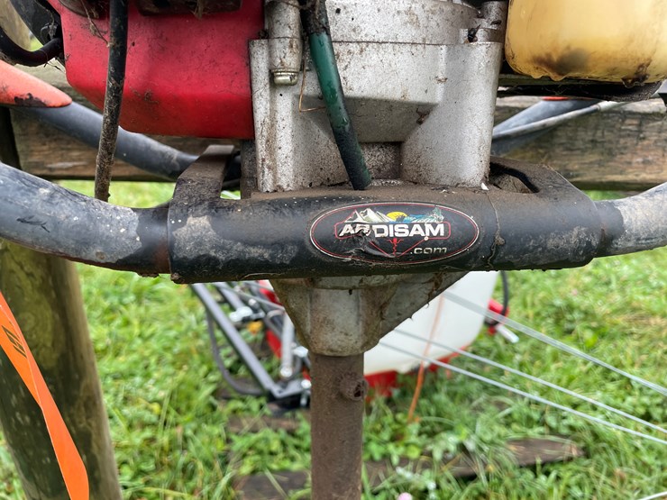 #8120-•-earthquake-e43-power-earth-auger-image-4