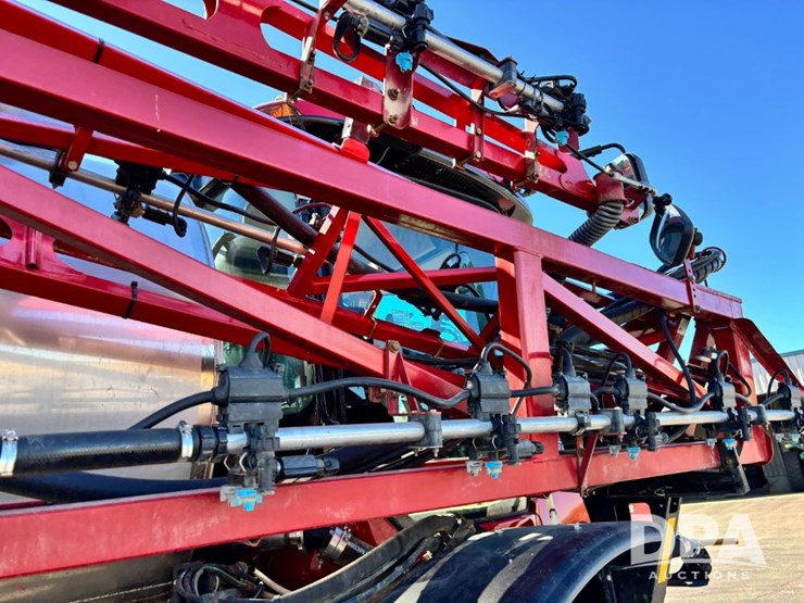 2020-case-ih-patriot-4440-image-87