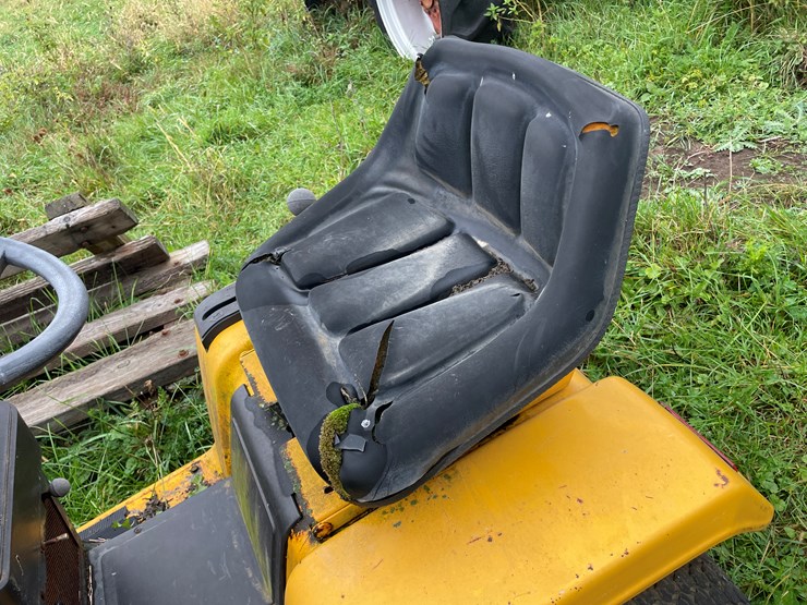 #9624-•-cub-cadet-1615-riding-lawn-mower-image-8