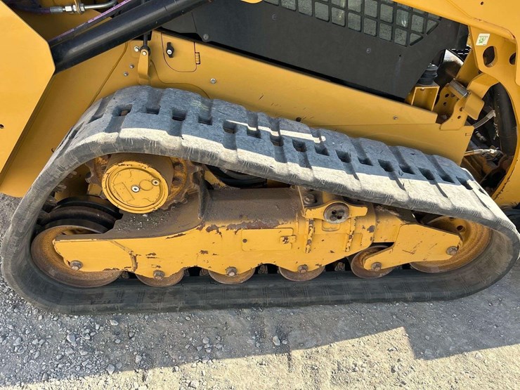 2020-caterpillar-259d3-image-22