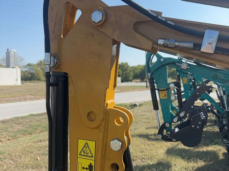 mini-excavator-h12r-image-11