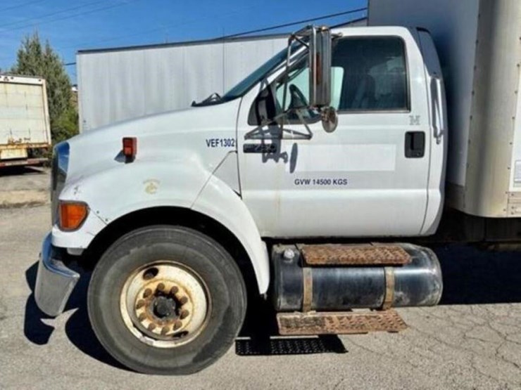 2013-ford-f750-xl-image-13