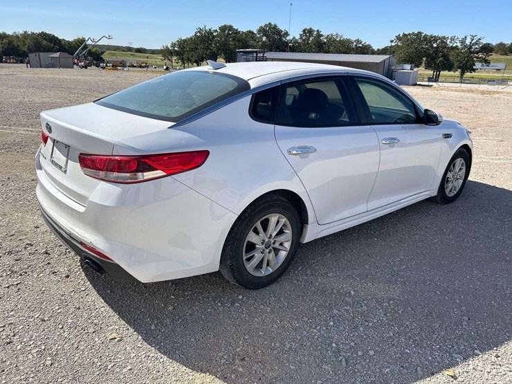 2018-kia-optima-sedan-image-3