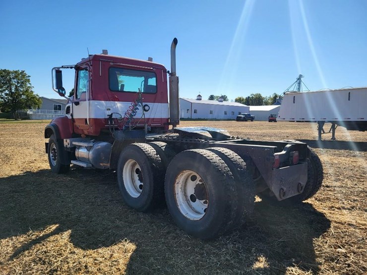 2004-mack-granite-cv713-image-5