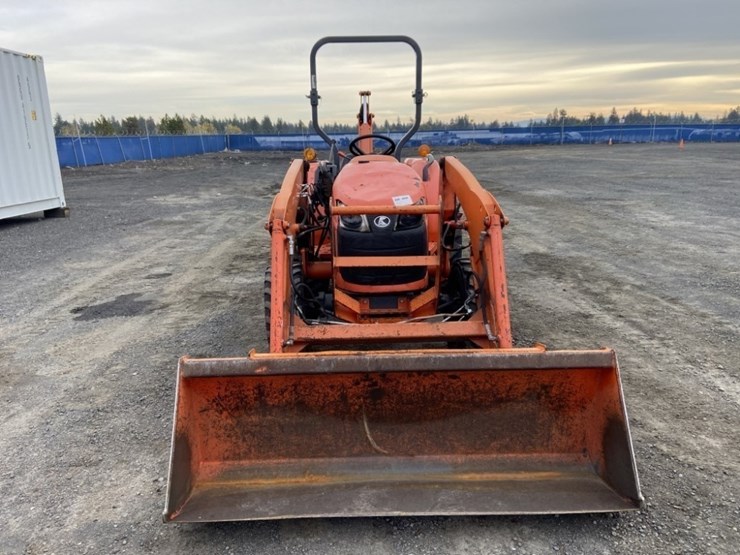 2010-kubota-l3200-image-8