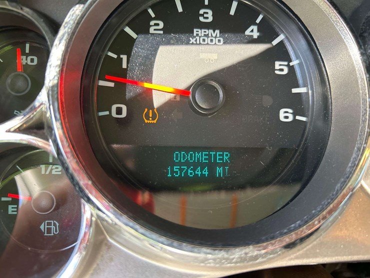 2012-chevrolet-silverado-2500-image-6