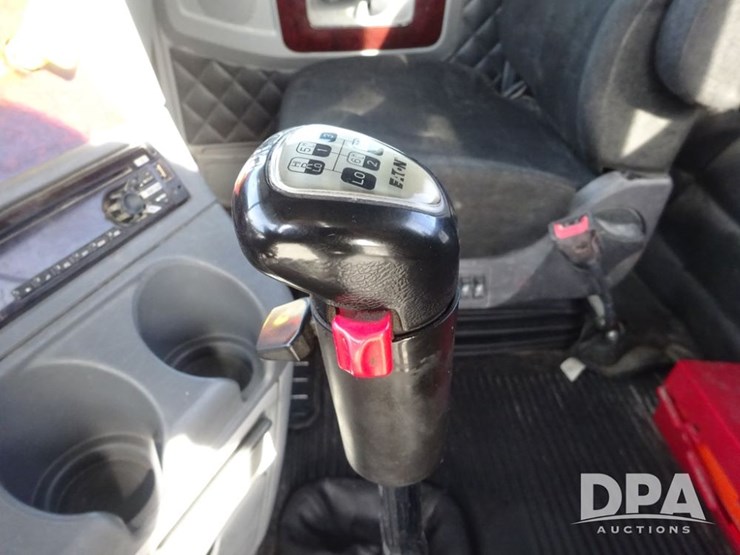 2018-freightliner-coronado-day-cab-glider-truck-(pz13985,-unit-775)-image-98