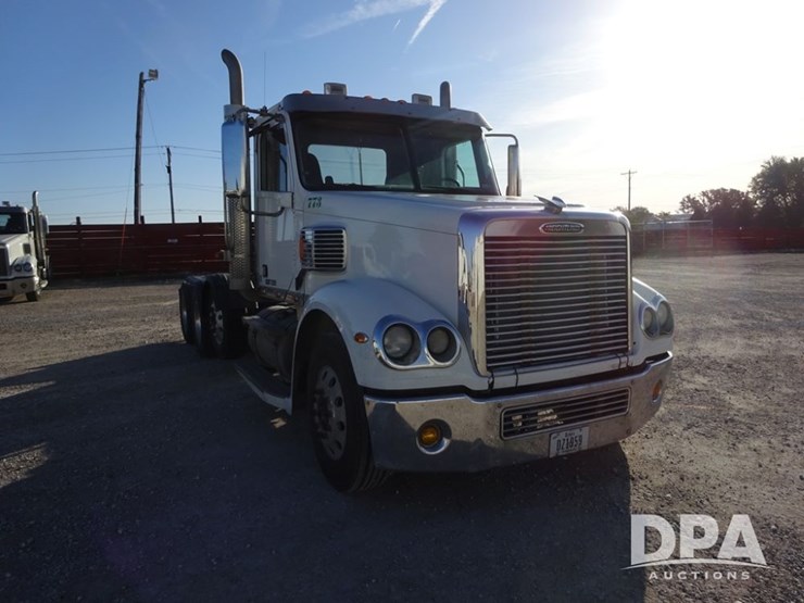 2018-freightliner-coronado-day-cab-glider-truck-(pz13996,-unit-773)-image-8