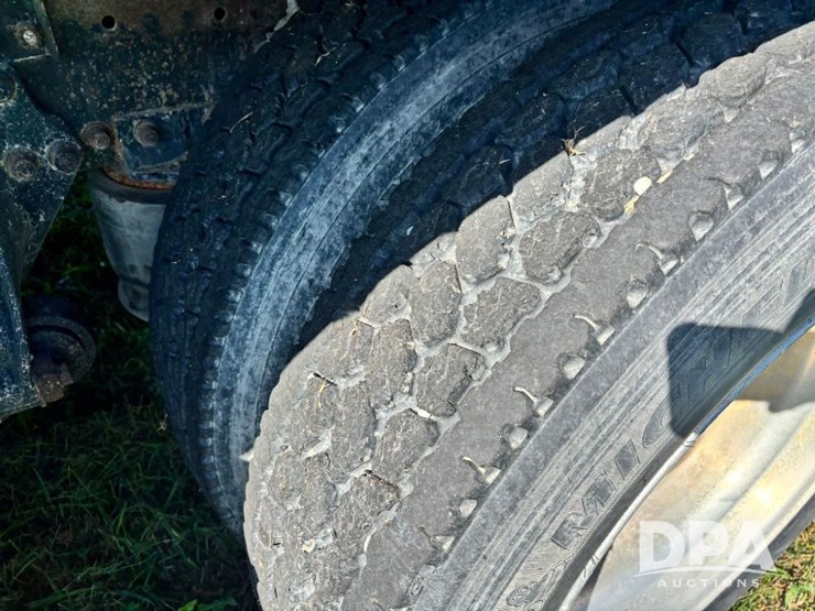 1993-freightliner-fld120-image-50