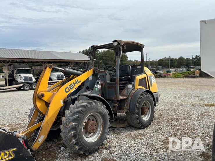 2018-gehl-750-image-2