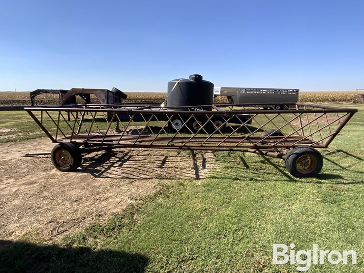 blattner-3-bale-hay-feeder-wagon-image-8