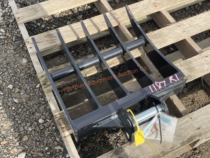 ir-mini-excavator-rake-image-6