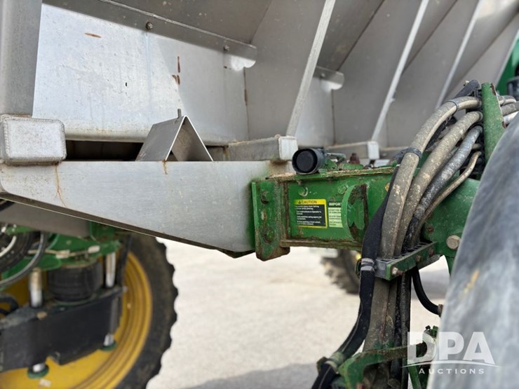 2019-john-deere-r4038-image-69