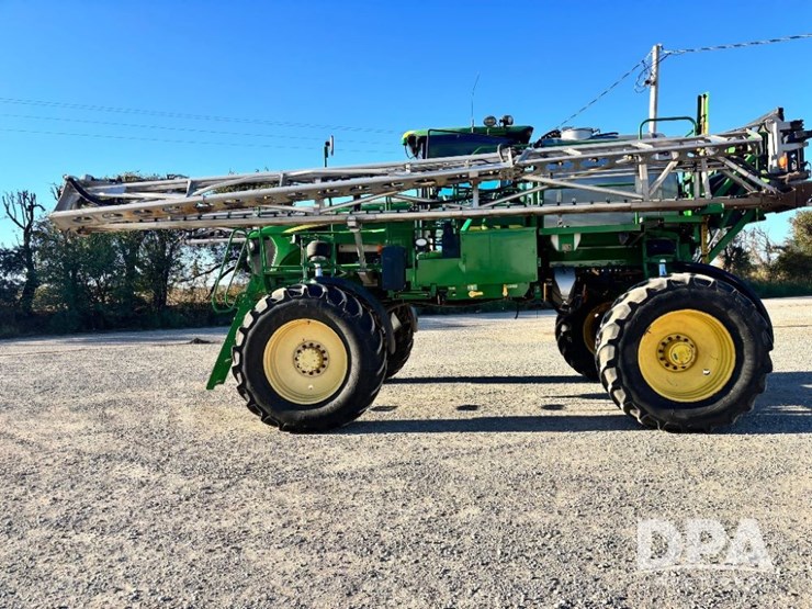 2013-john-deere-4830-image-16