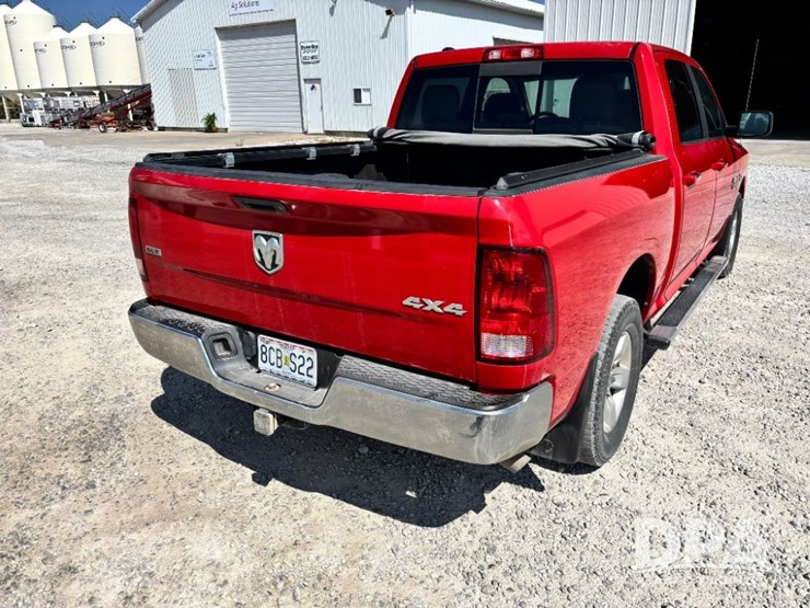 2017-ram-1500-slt-image-7
