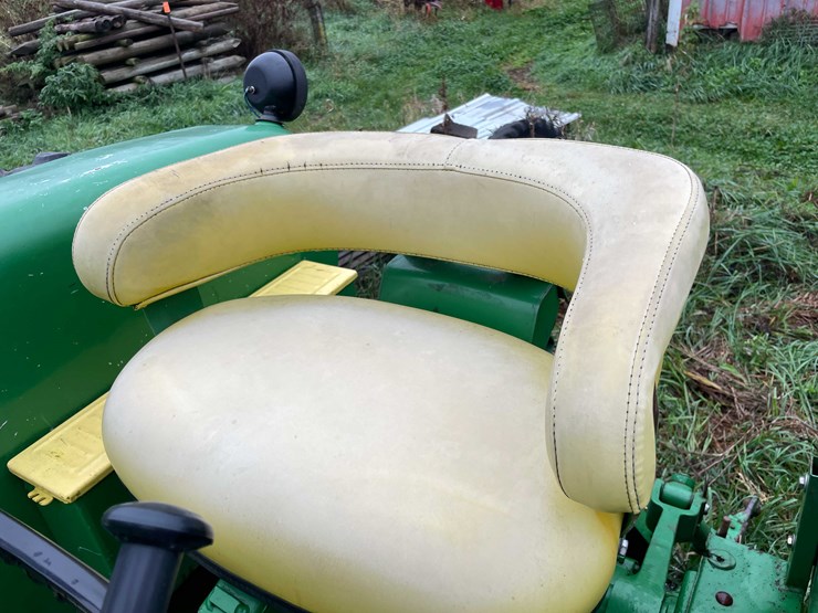 john-deere-3010-image-21