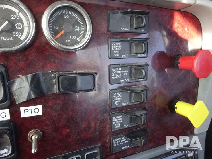 2018-freightliner-coronado-day-cab-glider-truck-(pz13985,-unit-775)-image-105