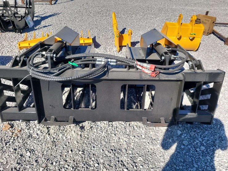 skid-steer-hollow-wood-grabber.-72"-wide.-image-3