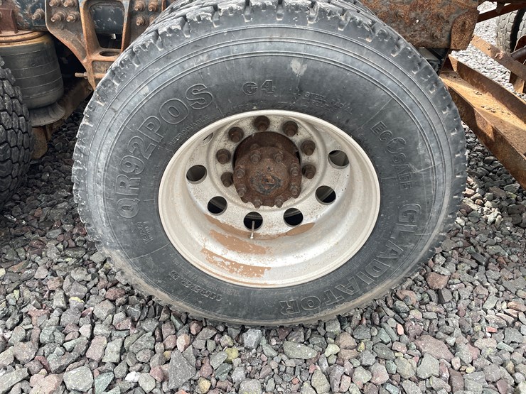 #1002-•-2021-international-semi-tractor-(has-mi-title)-image-64