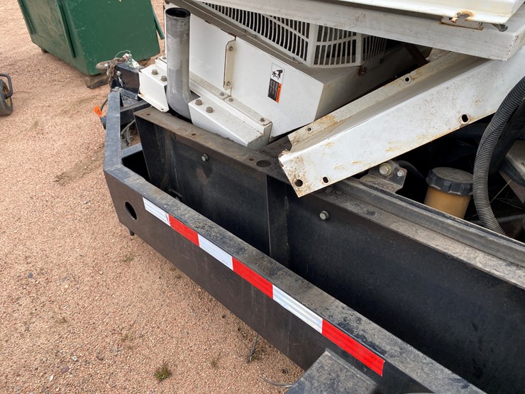 2010-unknown-trailer-image-15