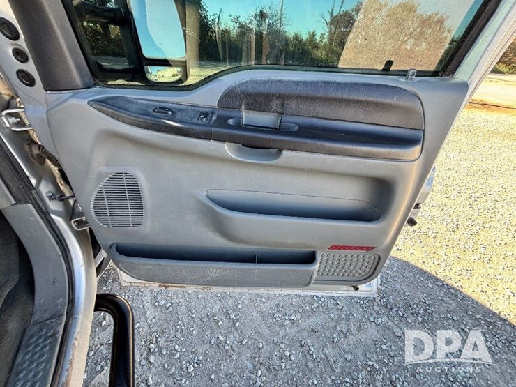 2006-ford-f350-xlt-image-56