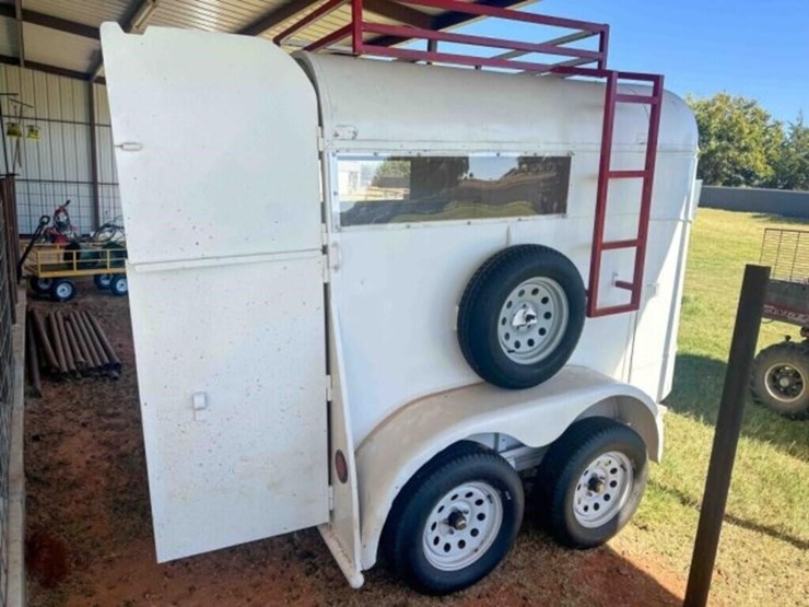 2-horse-bumper-pull-horse-trailer-image-3