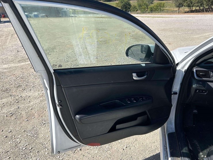 2018-kia-optima-sedan-image-12