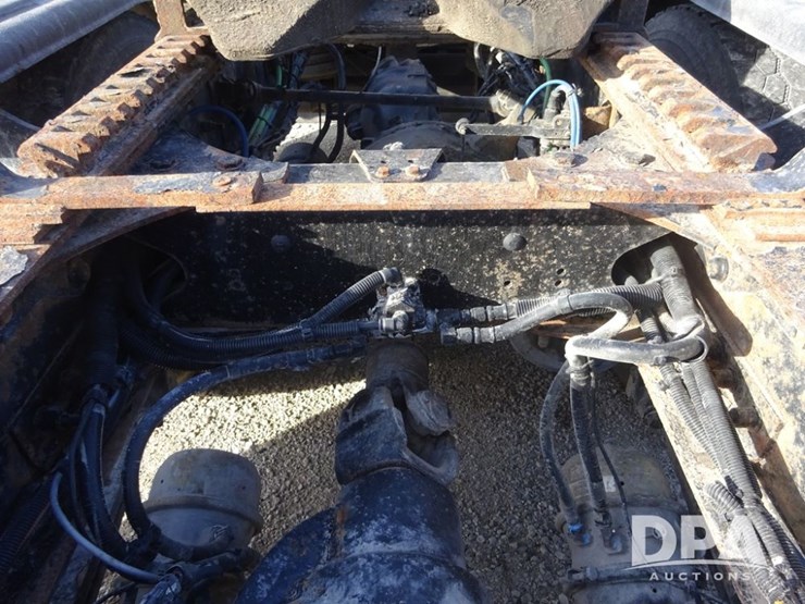 2016-freightliner-coronado-day-cab-glider-truck-(pz13982,-unit-720)-image-65