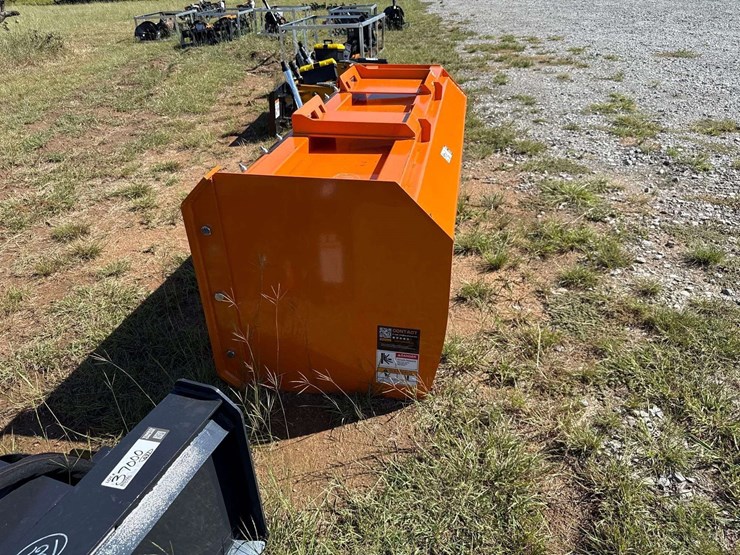 2025-wolverine-sp-15-84w-84in-snow-pusher-skid-steer-attachment-image-1