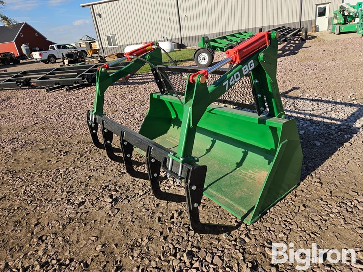 2025-john-deere-740-image-7