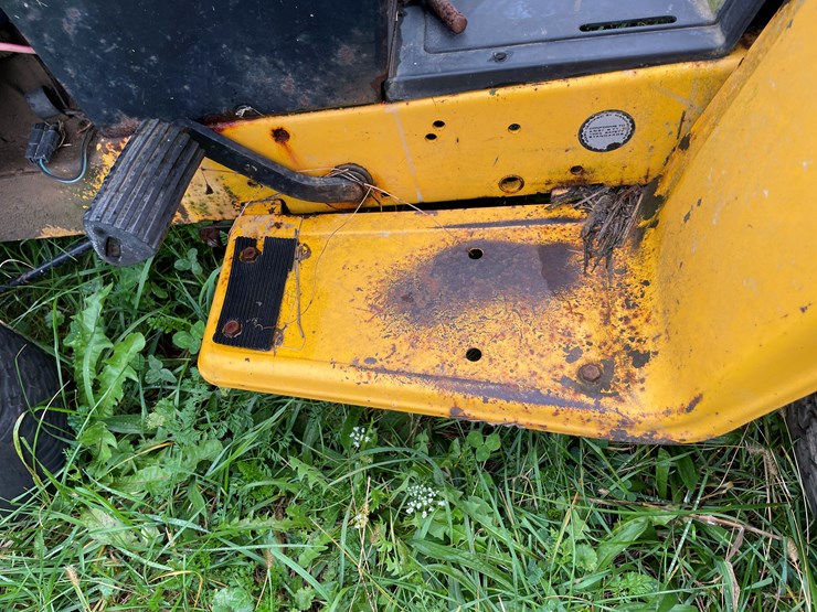 #9624-•-cub-cadet-1615-riding-lawn-mower-image-10