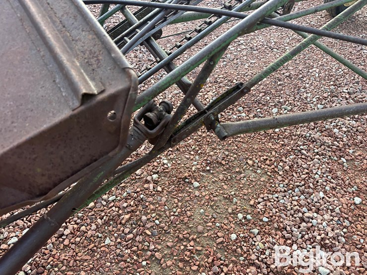 john-deere-200-image-15