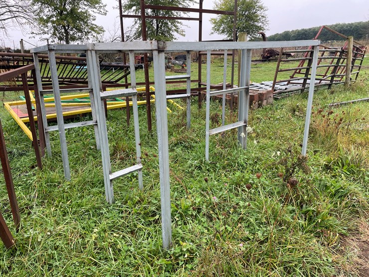 #8116-•-misc-metal-frames-image-13