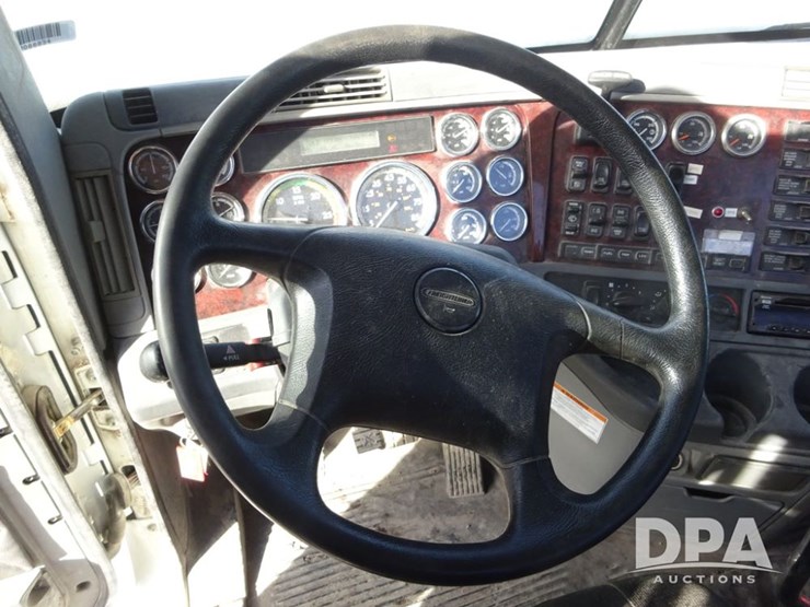 2016-freightliner-coronado-day-cab-glider-truck-(pz13983,-unit-716)-image-108