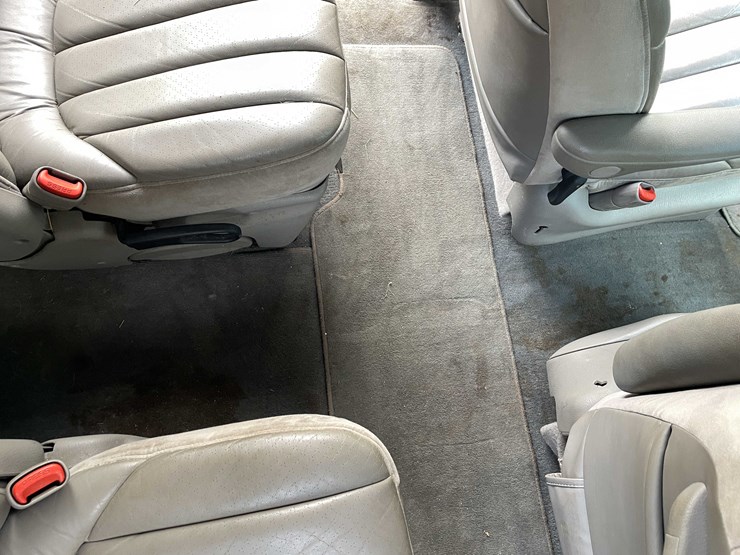 1999-chrysler-town-&-country-image-110