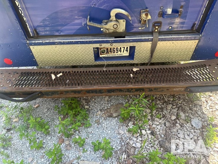 2012-ford-f59-image-19