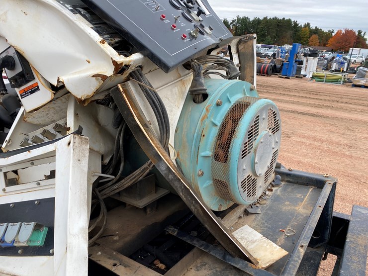 2010-unknown-trailer-image-9