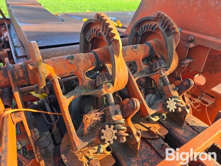 new-holland-268-image-14